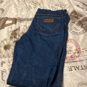 Cowboy cut jeans